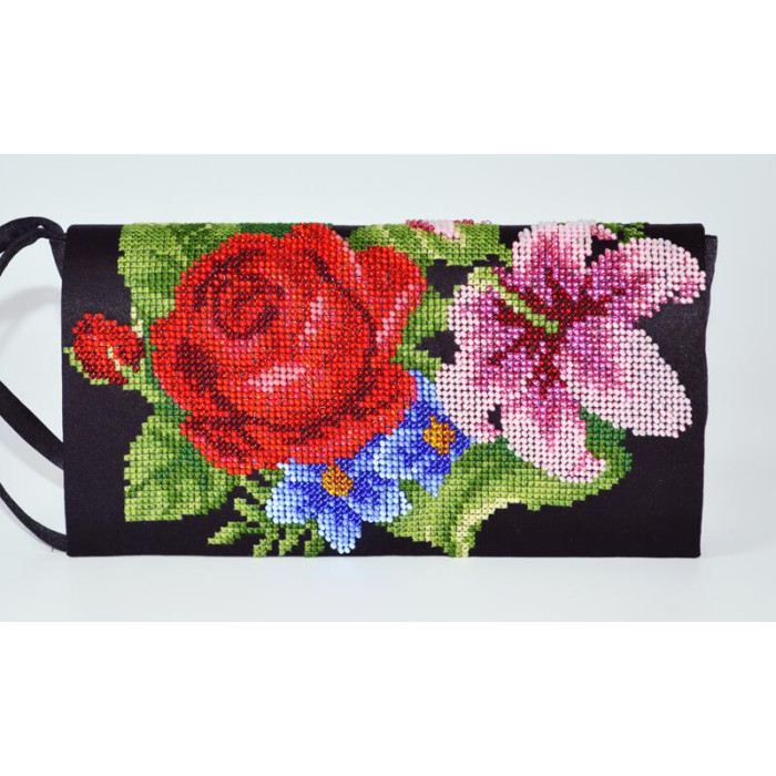 КЛ361лЧ1301i Барвиста вишиванка Набір для вишивки - Клатч Лілеї, троянди, незабудки 21x13 см льон, чорний