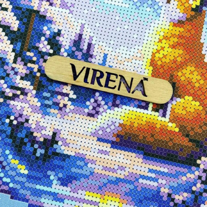 КВ_3019 Virena Заготовка для вишивки бісером - Лисиця в скляному яблуці 29,5x29,5см (габардин)