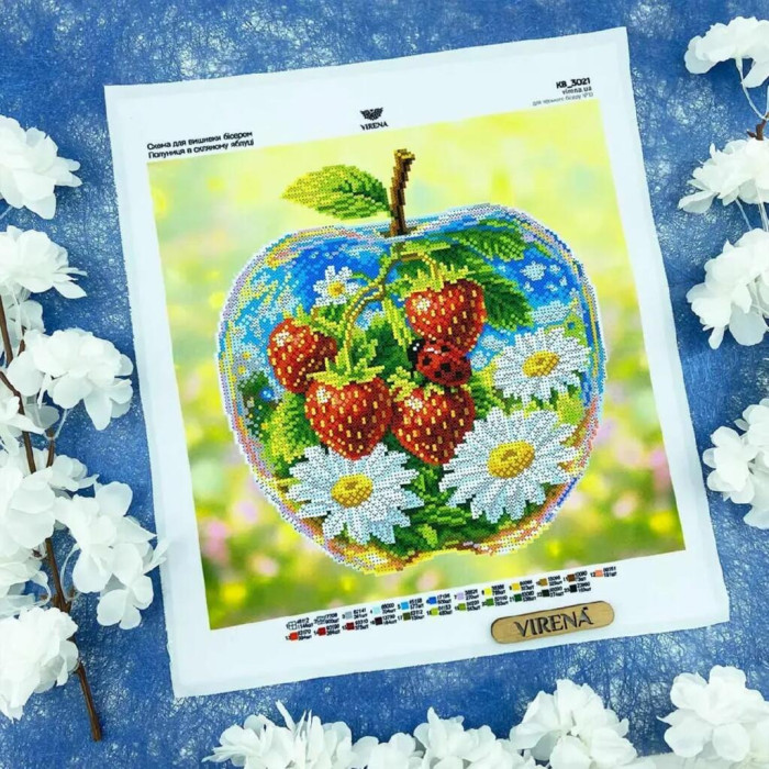 КВ_3021 Virena Заготовка для вишивки бісером - Полуниця в скляному яблуці 29,5x29,5см (габардин)