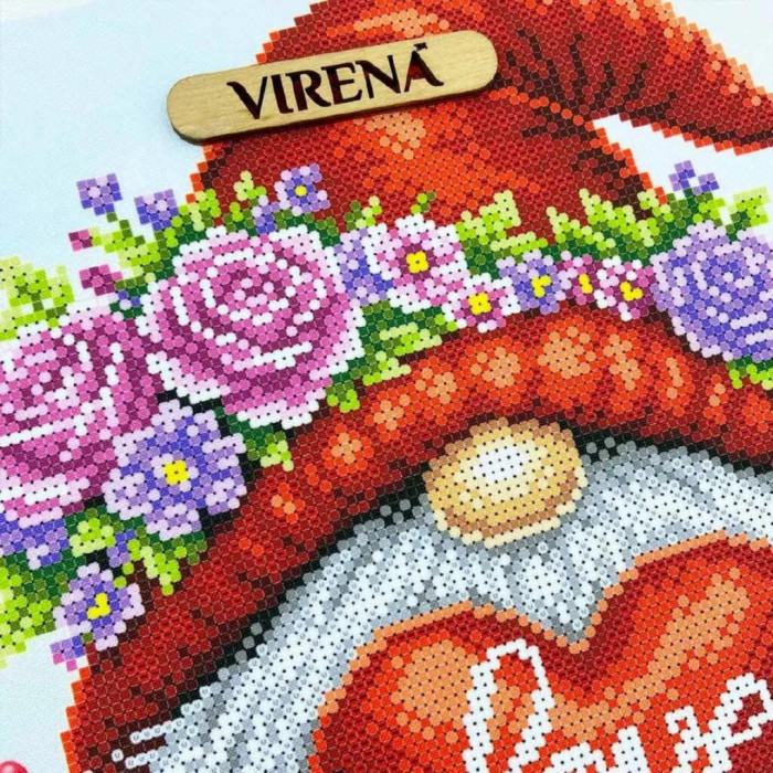 КВ_3022 Virena Заготовка для вишивки бісером - Гном з сердечком 29,5x29,5см (габардин)