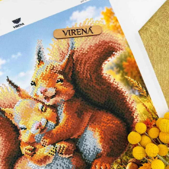 КВ_3031 Virena Заготовка для вишивки бісером - Білки 29,5х29,5 см (схема на габардині)