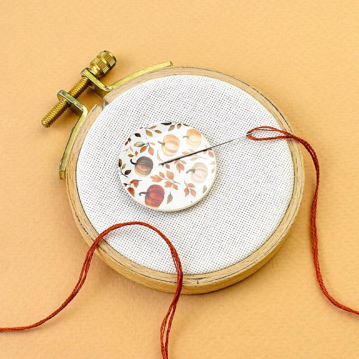 МТ-108 Кольорова Магнітний тримач для голок та схем - Осінній малюнок 1, діаметр 32 мм