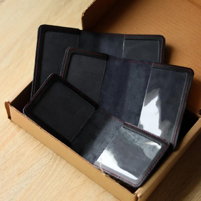 N7A1D02 Babylon Набір обкладинок: військовий квиток, УБД та Passport 26x17x5 см чорний, золоте тиснення, червона нитка, шкіра