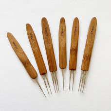 Набір гачків з бамбуковую ручкою