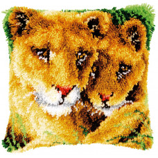 PN-0147954 Lioness and Cub (Леви). Подушка. Vervaco. Набір для вишивки в килимовій техніці