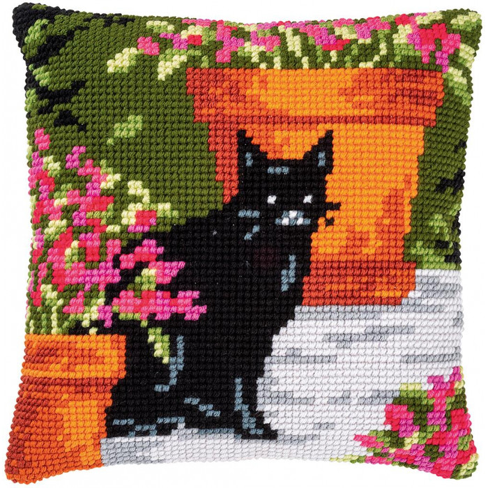 PN-0184395 Чорний кіт в квітах. Подушка. Vervaco. Набір для вишивки нитками хрестиком по малюнку на тканині