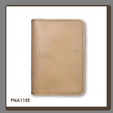 PNA11EE Babylon Обкладинка для паспорта з написом PASSPORT 10x14 см бежева, чисте тиснення, шкіра