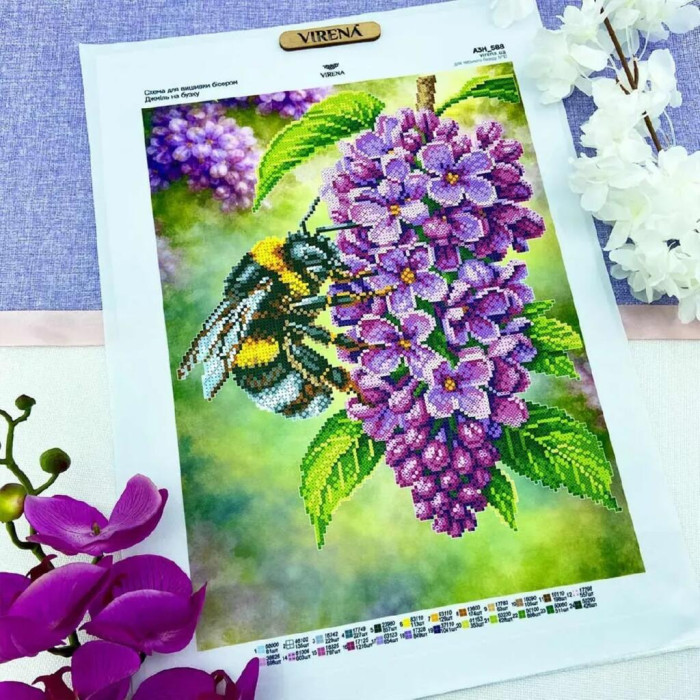 ТБ_А3Н_588 Virena Набір для вишивки бісером - Джміль на бузку 36,5x27 см (габардин)