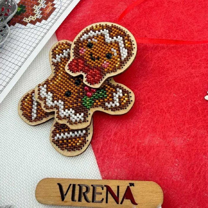 ТБ_ІДН_3Д_101 Virena Набір для вишивки бісером по дереву - Іграшка новорічна-магніт Імбирний чоловічок, 8х9,5х1,2 см