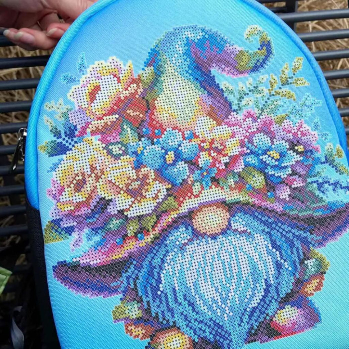 ТБ_Рюкзак_803 Virena Набір для вишивки бісером - Рюкзак Гном з квітами, 24x30x8 см