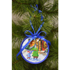 ТР192аБ1010k Барвиста вишиванка Набір для вишивки бісером - Пошита новорічна іграшка Прогулянка 10x10 см (атлас)