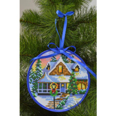 ТР195аБ1414k Барвиста вишиванка Набір для вишивки бісером - Пошита новорічна іграшка Святкова хатинка 14x14 см (атлас)