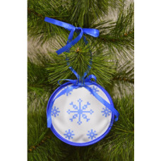 ТР233аБ1010k Барвиста вишиванка Набір для вишивки бісером - Пошита новорічна іграшка Різдвяна сніжинка 10x10 см (атлас)