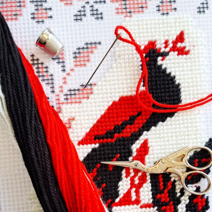 V535 Чарівниця Набір для вишивки гобеленом - Подушка Оберіг кохання 40x40 см (схема на канві)