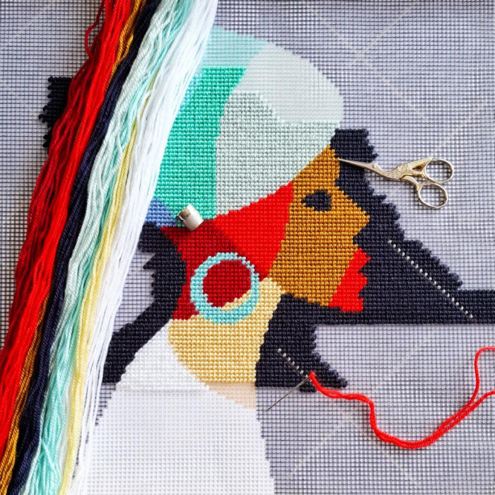 V542 Чарівниця Набір для вишивки гобеленом - Подушка Гідність 40x40 см, страмін (схема на канві)