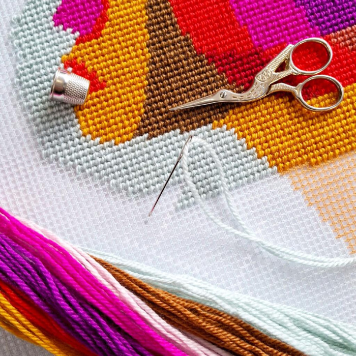 V550 Чарівниця Набір для вишивки гобеленом - Подушка Мрійливість 40x40 см, страмін (схема на канві)