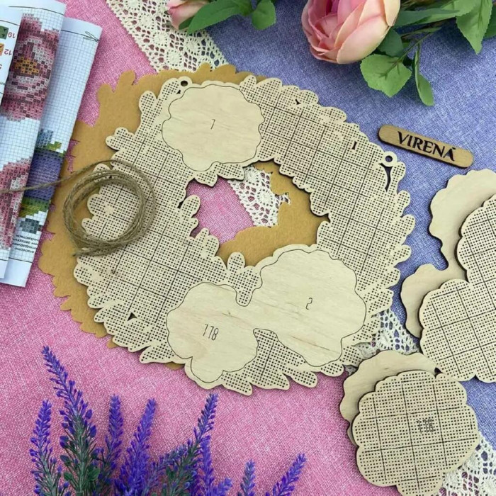 Віночок_118 Virena Заготовка для вишивки бісером по дереву - Віночок настінний Троянди, 24x24 см