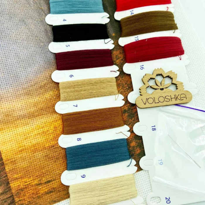 VMC_1014_R Voloshka Набір для вишивки рахунковим хрестиком - Осіння хатинка 20,5x29 см, рівномірка 32 ct (канва з фоном)