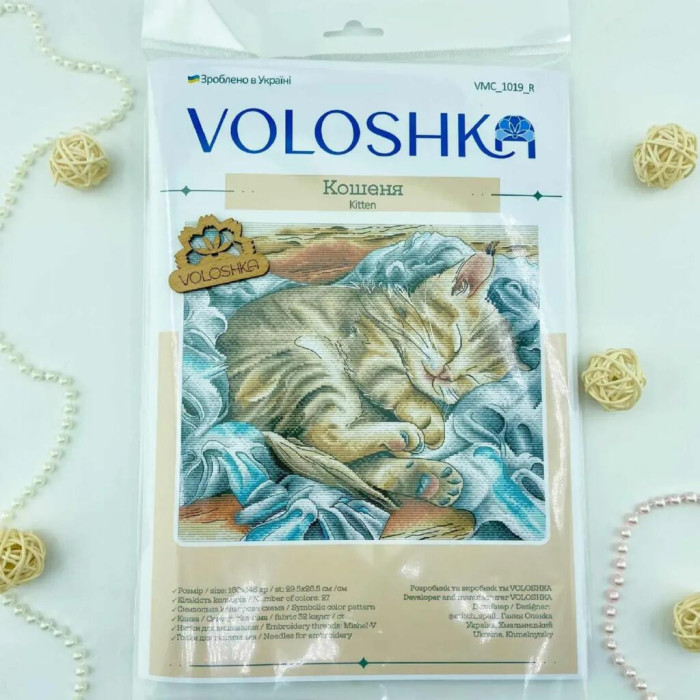 VMC_1019_R Voloshka Набір для вишивки рахунковим хрестиком - Кошеня 26,5x29,5 см, рівномірка 32 ct (канва з фоном)