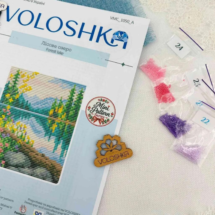 VMC_1050_Print_A Voloshka Набір для вишивки рахунковим хрестиком - Лісове озеро 8,6x10,5 см, Aida 16 (канва з фоном)