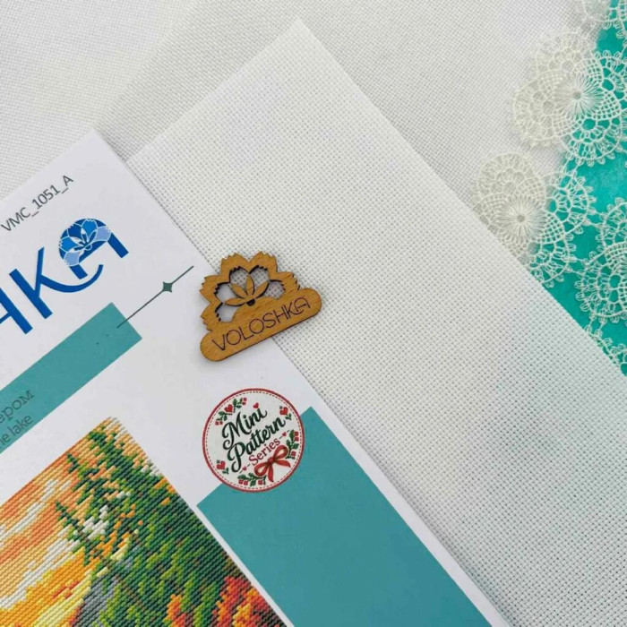 VMC_1051_Print_A Voloshka Набір для вишивки рахунковим хрестиком - Скелі над озером 8,6x10,5 см, Aida 16 (канва з фоном)