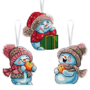 VPC_071 Сніговички, 8х9 см. Voloshka. Набір для вишивки хрестиком на пластиковій канві VPC_071 Сніговички, 8х9 см. Voloshka. Набір для вишивки хрестиком на пластиковій канві