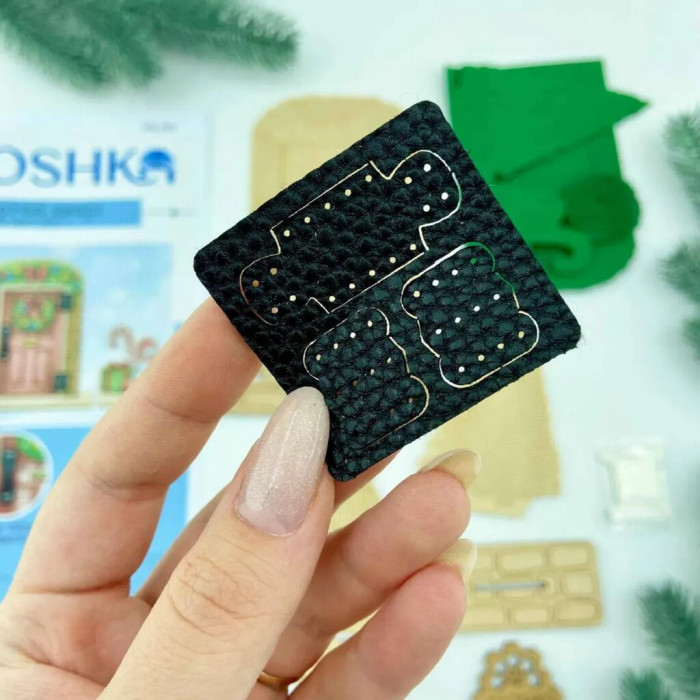 VW_013 Voloshka Набір для вишивки рахунковим хрестиком по дереву - Іграшка Новорічні двері