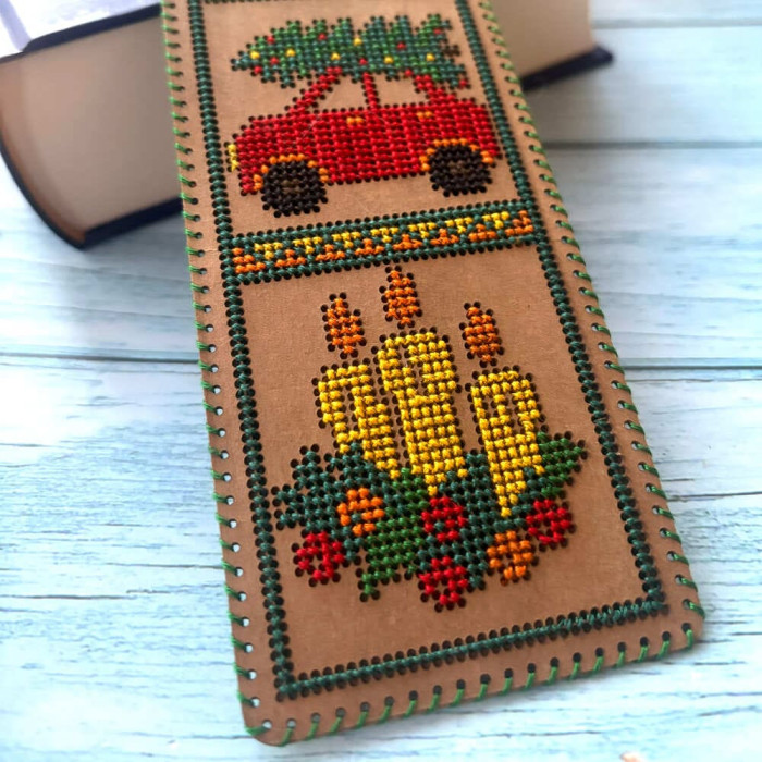 WLZ-010 Wonderland Crafts Набір для вишивки итками на крафтовому картоні - Закладка Новорічна машинка, 6,5x20 см