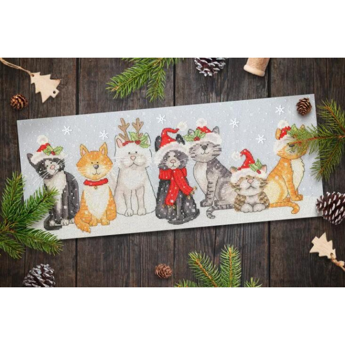 XKTB11 Bothy Threads Набір для вишивки хрестиком - Святкові коти Festive Felines 16x39 см, Aida 14