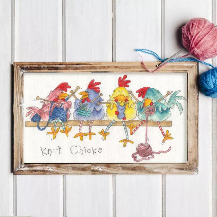 XMS40 Bothy Threads Набір для вишивки хрестиком - Курчочки в'язальниці Knit Chicks 18x33 см, Aida 14