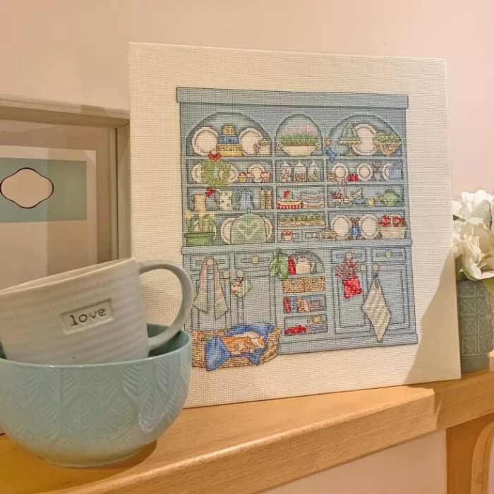 XSS27 Bothy Threads Набір для вишивки хрестиком - Сільський комод Country Dresser 30x30 см, Aida 16