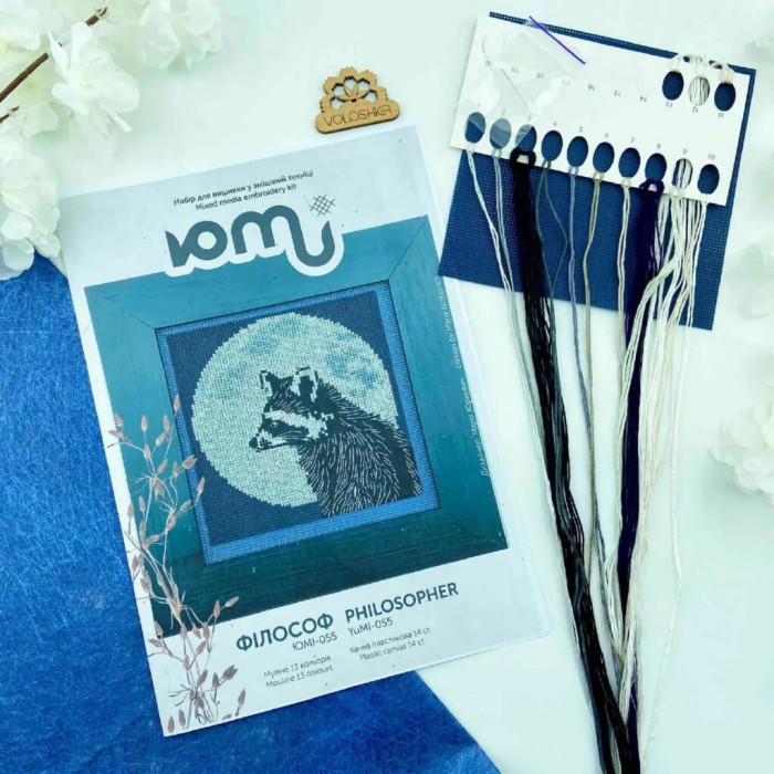 YuMI_055 Voloshka Набір для вишивки рахунковим хрестиком YuMI - Філософ 12,7x12,7 см, Aida 14 ct пластикова