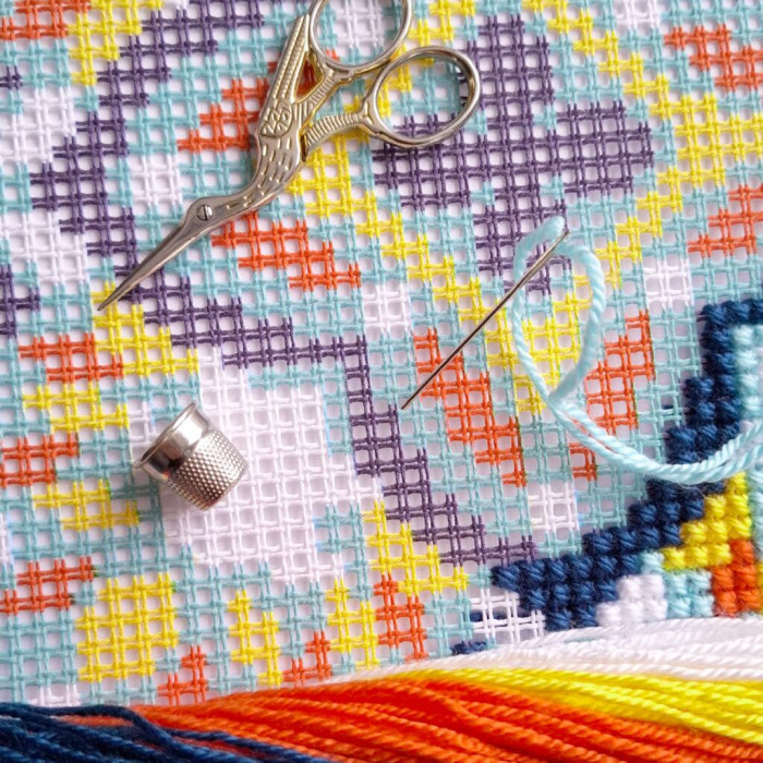 Z118 Чарівниця Набір для вишивки друкованим хрестиком - Подушка Гармонія неба 40x40 см, страмін (схема на канві)