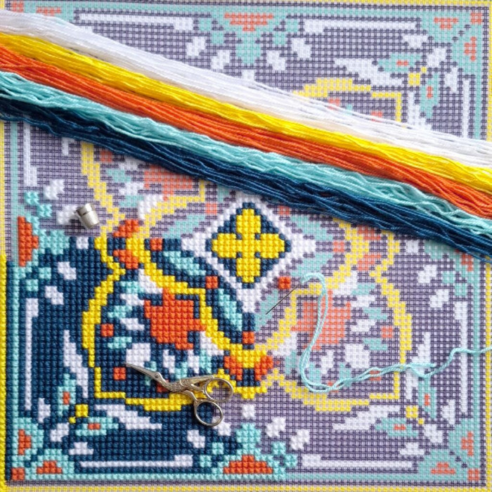 Z119 Чарівниця Набір для вишивки друкованим хрестиком - Подушка Гармонія ночі 40x40 см, страмін (схема на канві)