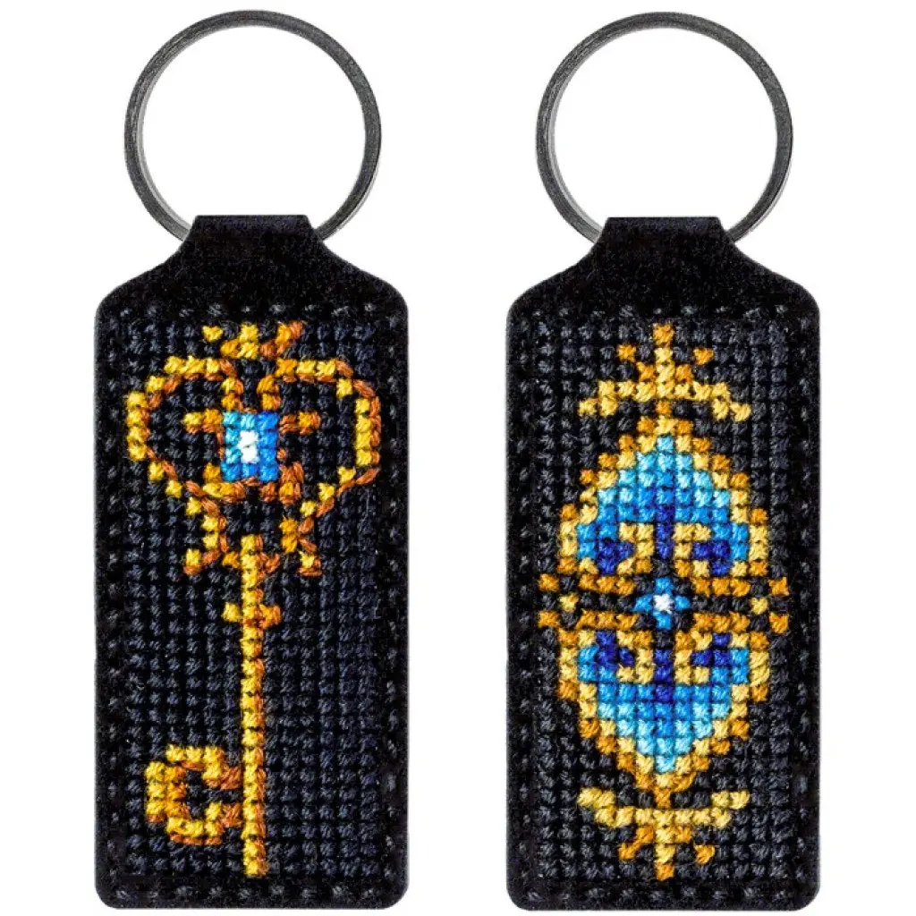 набор для вышивания "брелок". вышитый брелок. брелок из вышивки крестиком. брелок крестиком. брелки вышитые крестиком.